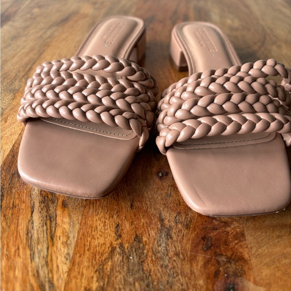 Cushionaire Braided Sandals - Picture 3 of 7